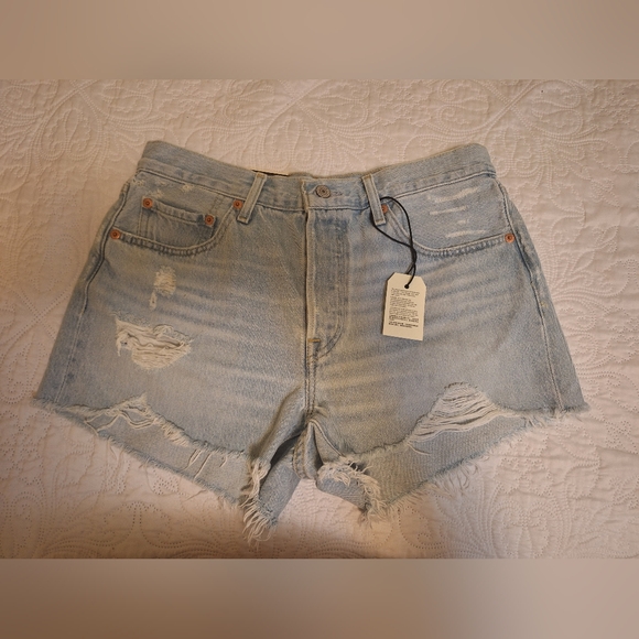 Levi's Pants - NWT Levi's 501 Shorts Size 28